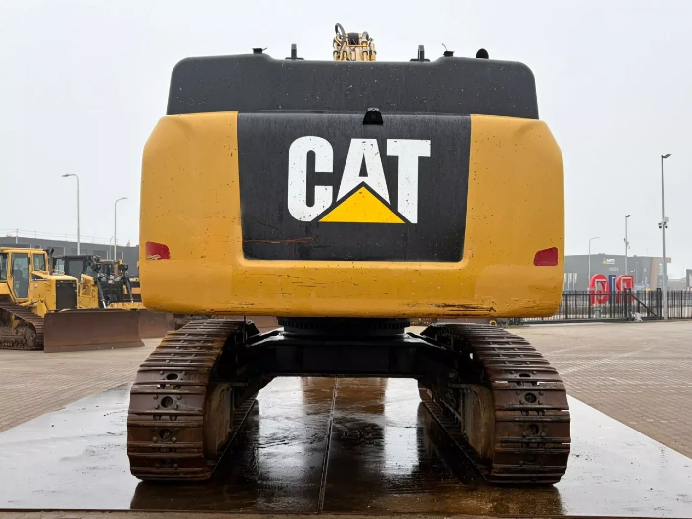 Caterpillar 352F - 4