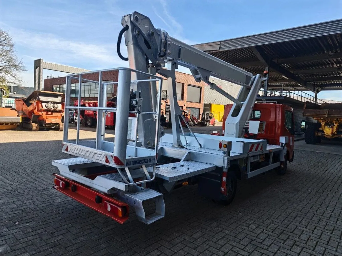 Nissan Cabstar 35.12 NT400 Multitel MJ201 - 6