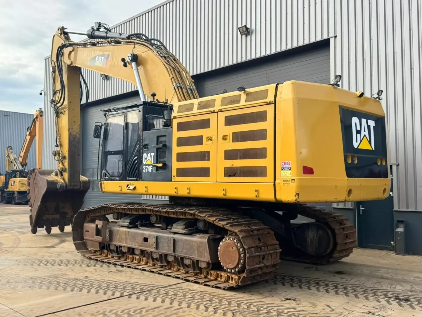 Caterpillar 374FL New Track Chains - 3