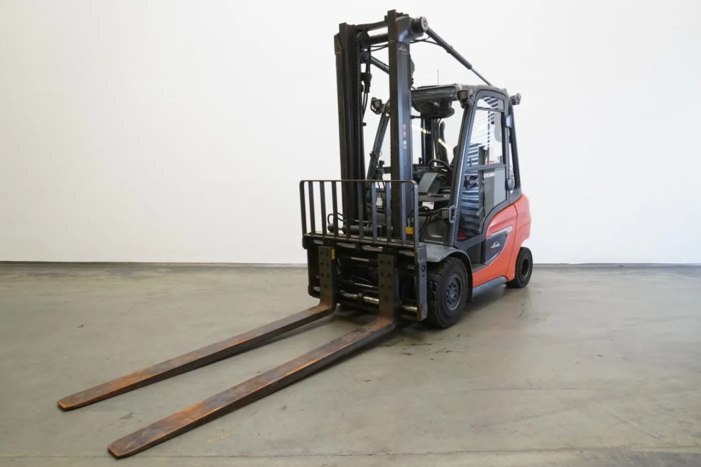 Frontstapler Linde H 35 T 1202 (2023) - 1