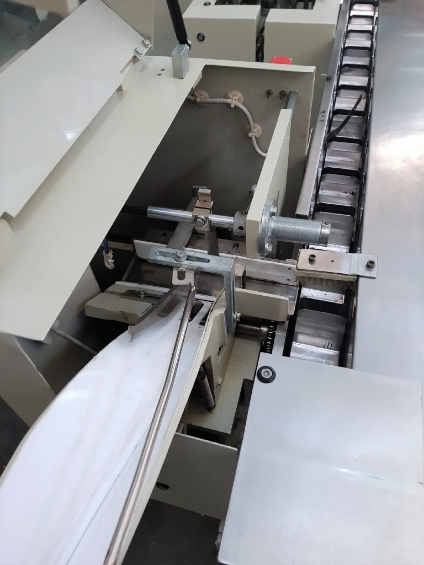 ALIMENTATORE FLACONI E VASETTI – MARCHESINI - 3