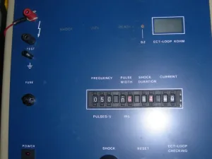 UNITA’ ECT – COMPLETO DI UNITA’ ELETTRONICA ED ELETTRODI AURICOLARI – UGO BASILE – CAT. 7801