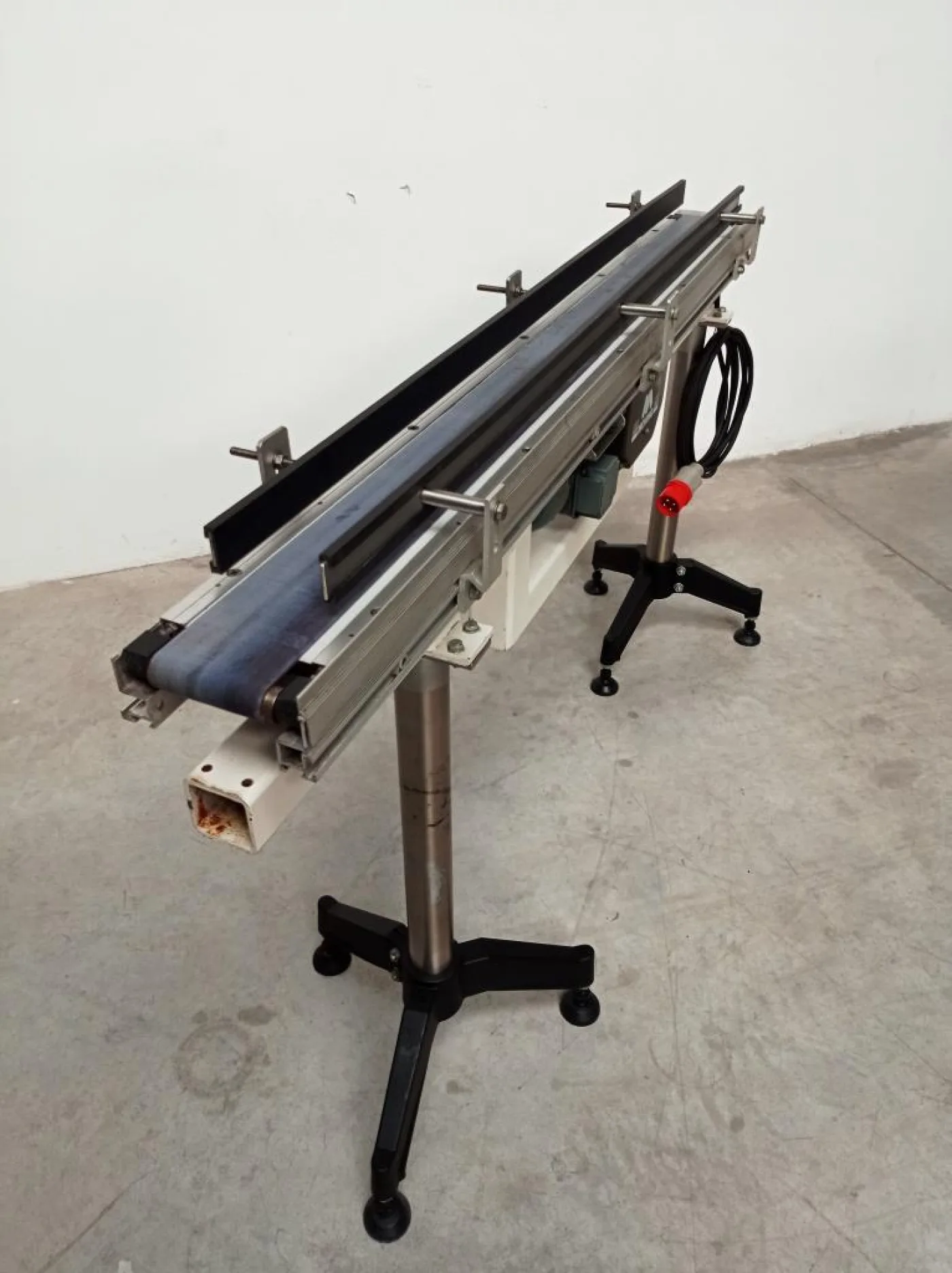 NASTRO TRASPORTATORE A TAPPETO MOTORIZZATO – MOVING – BGL - 4