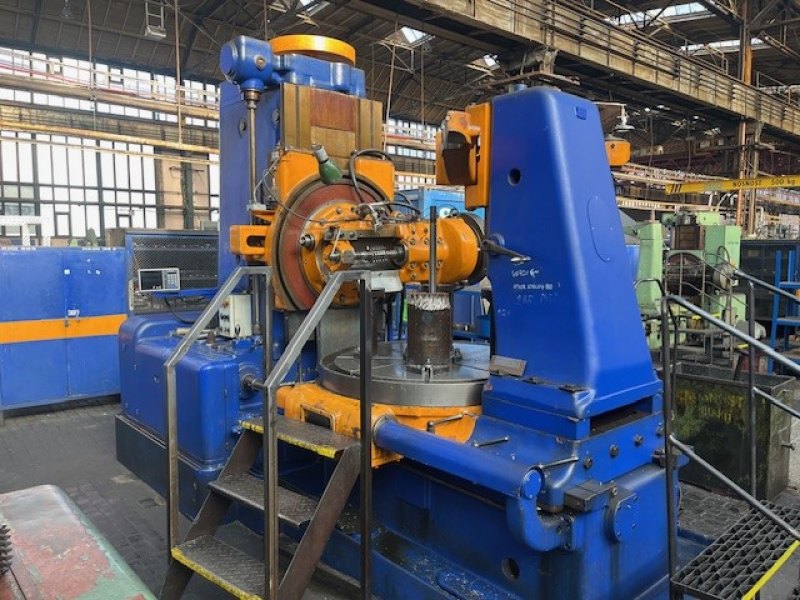 Gear Hobbing Machine – TOS FO16
