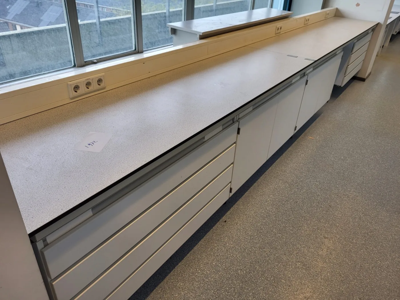 1972 – Used S+B Laboratory wall table (550 cm) - 2
