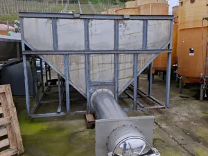 HOPPER / CONVEYOR FOR GRAPES MADE OF STAINLESS STEEL SHEET, SECOND HAND MACHINE