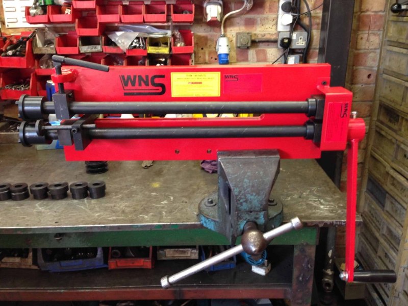 WNS Heavy Duty Manual Bead Roller 464mm - WNS - W. Neal Services Ltd