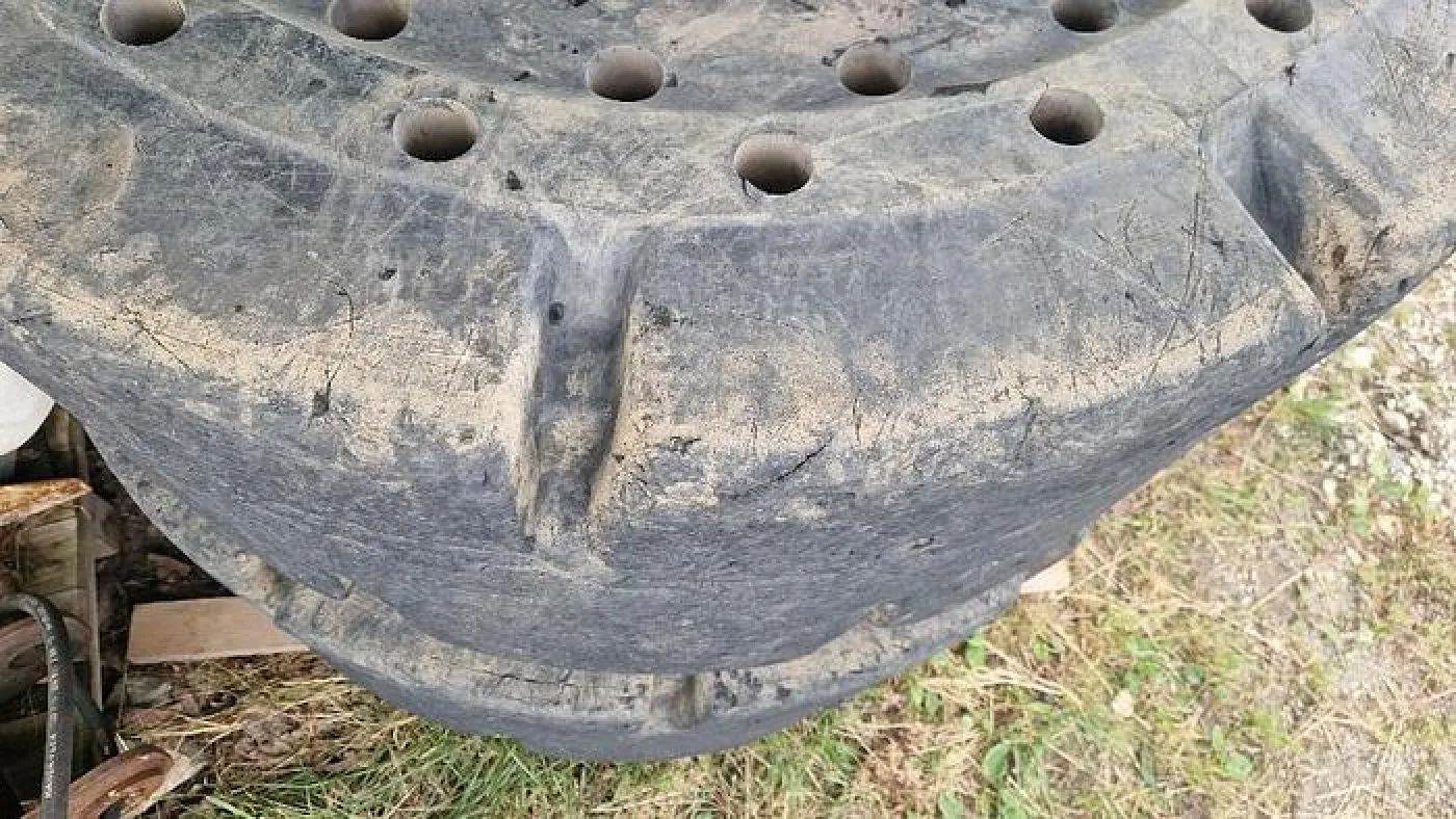 BIG Vollgummi Räder 20,5 x 25 mit Volvo Felgen - 4