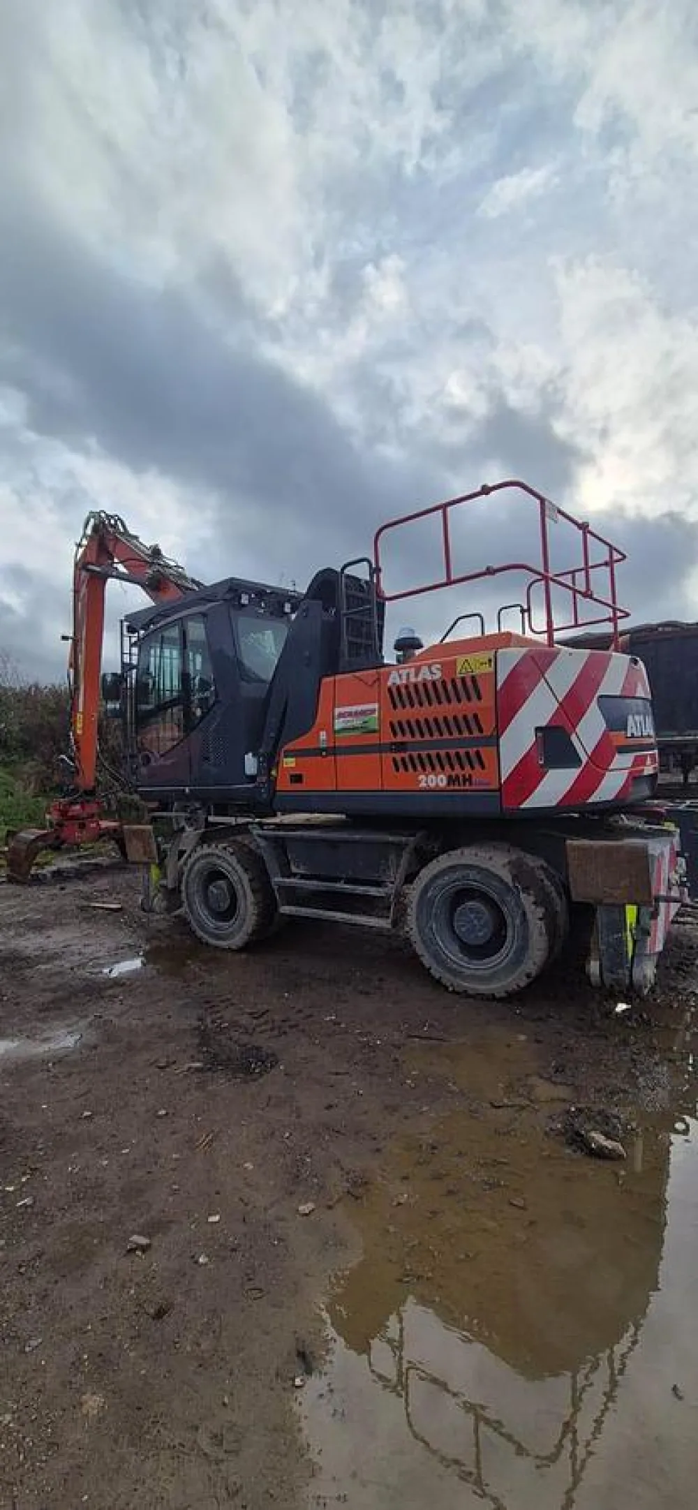 2024 Atlas 200 MH Material Handler