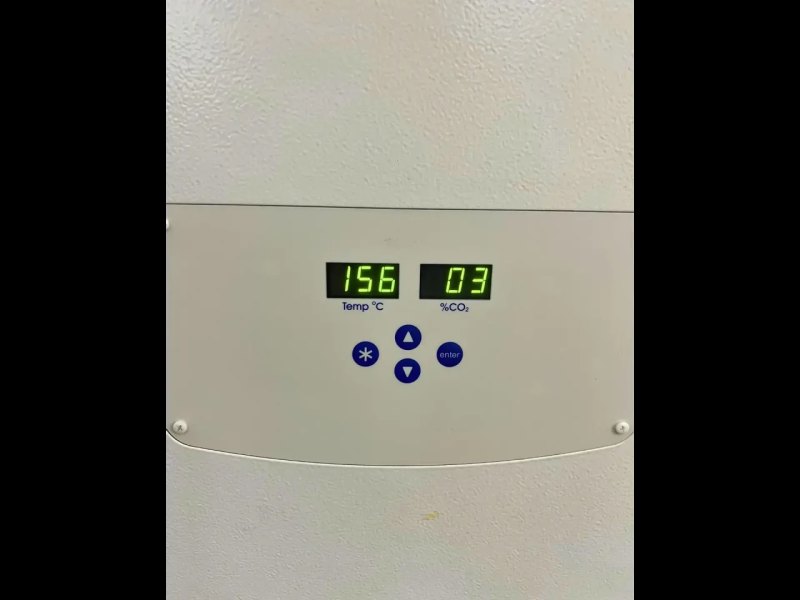 New Brunswick Galaxy 170 S Incubator