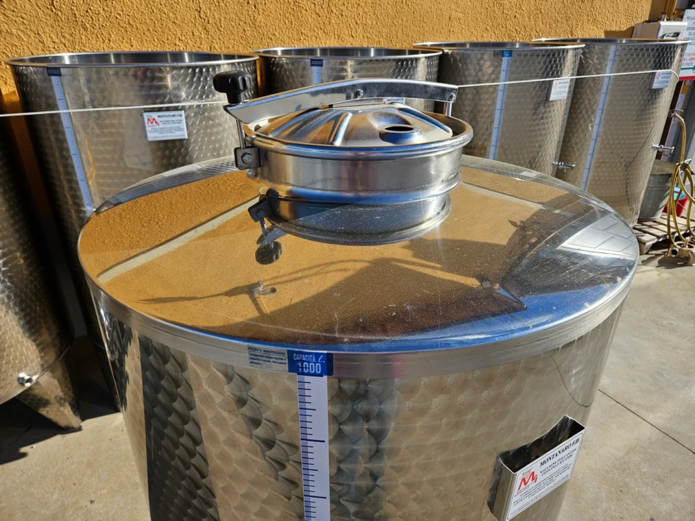 STAINLESS STEEL TANKS CAPACITY 1000, STORAGE MODEL, FLAT BOTTOM WITHOUT LEGS WITH BASEMENT NEW EQUIPMENT - 5