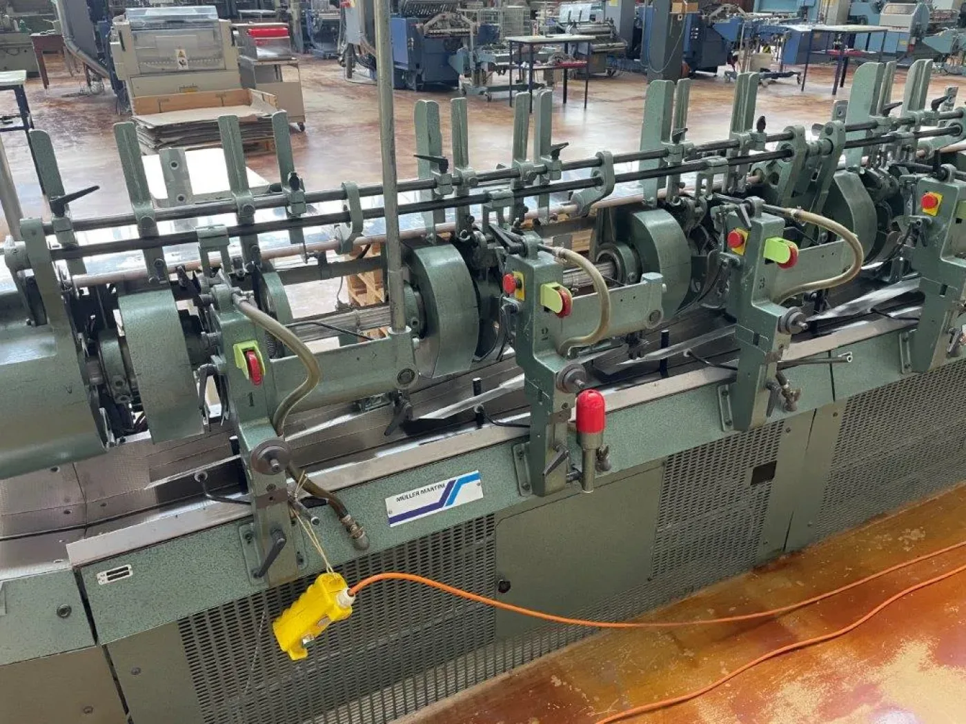 Muller Martini 272 gathering machine - 2