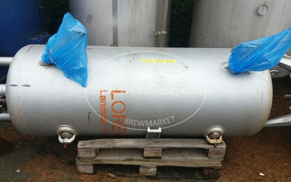 Compressed air tank