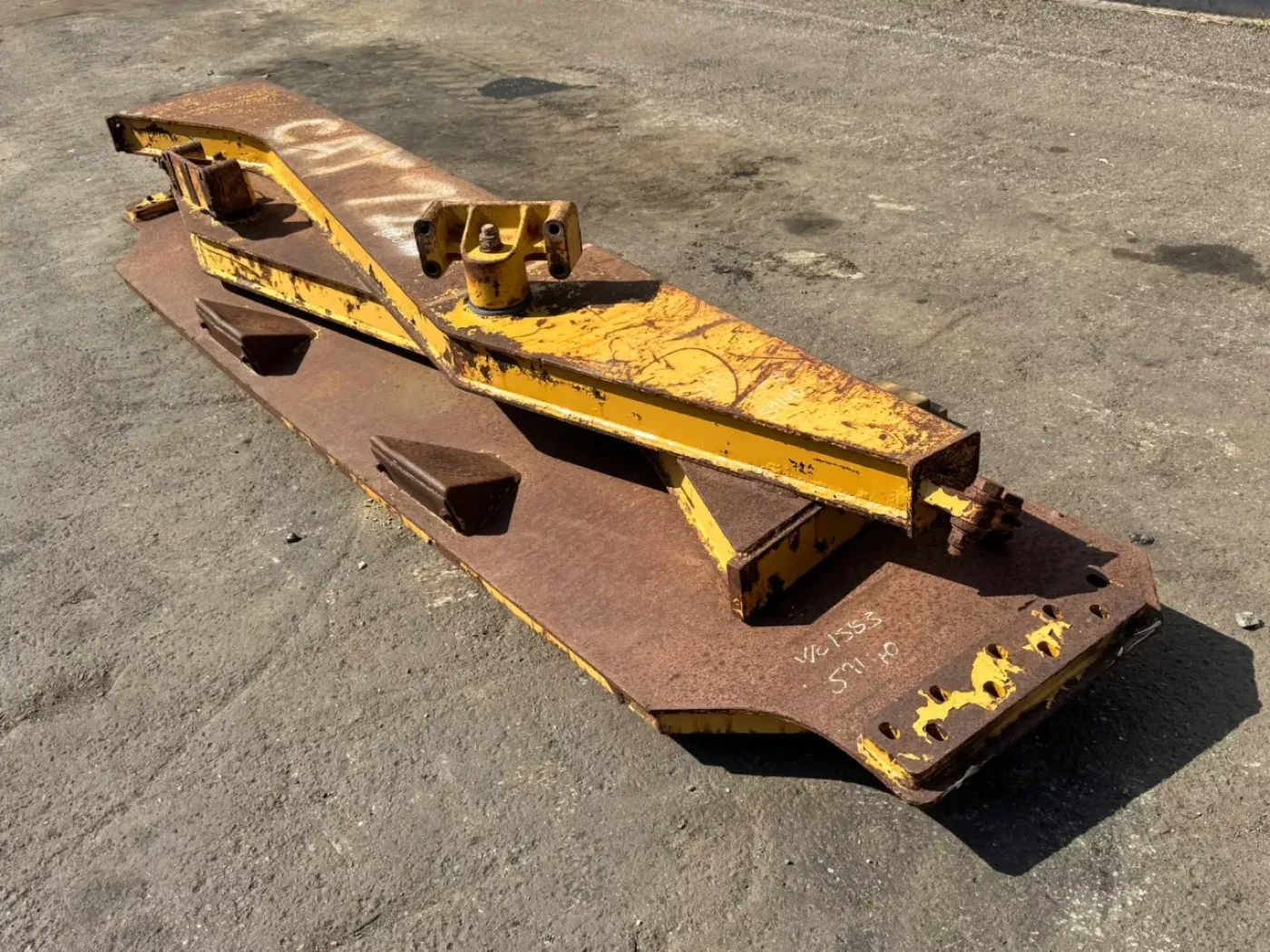 Caterpillar Tail gate 725 - 8