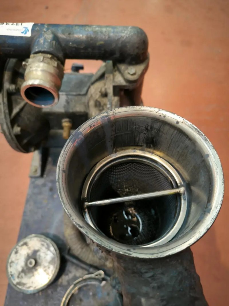 BLAGDON PNEUMATIC PUMP WITH BASKET FILTER