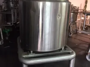 USED 316L STAINLESS STEEL TANK 500 LITERS