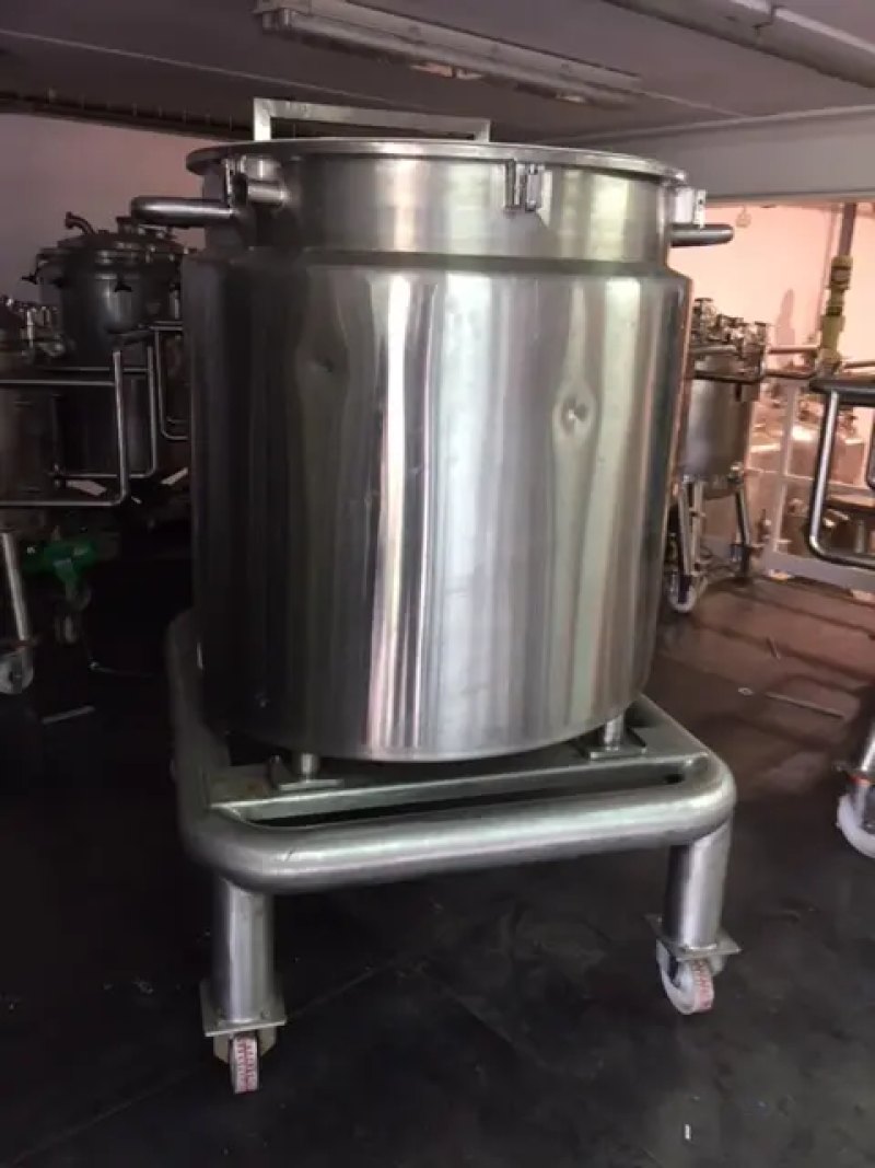 USED 316L STAINLESS STEEL TANK 500 LITERS
