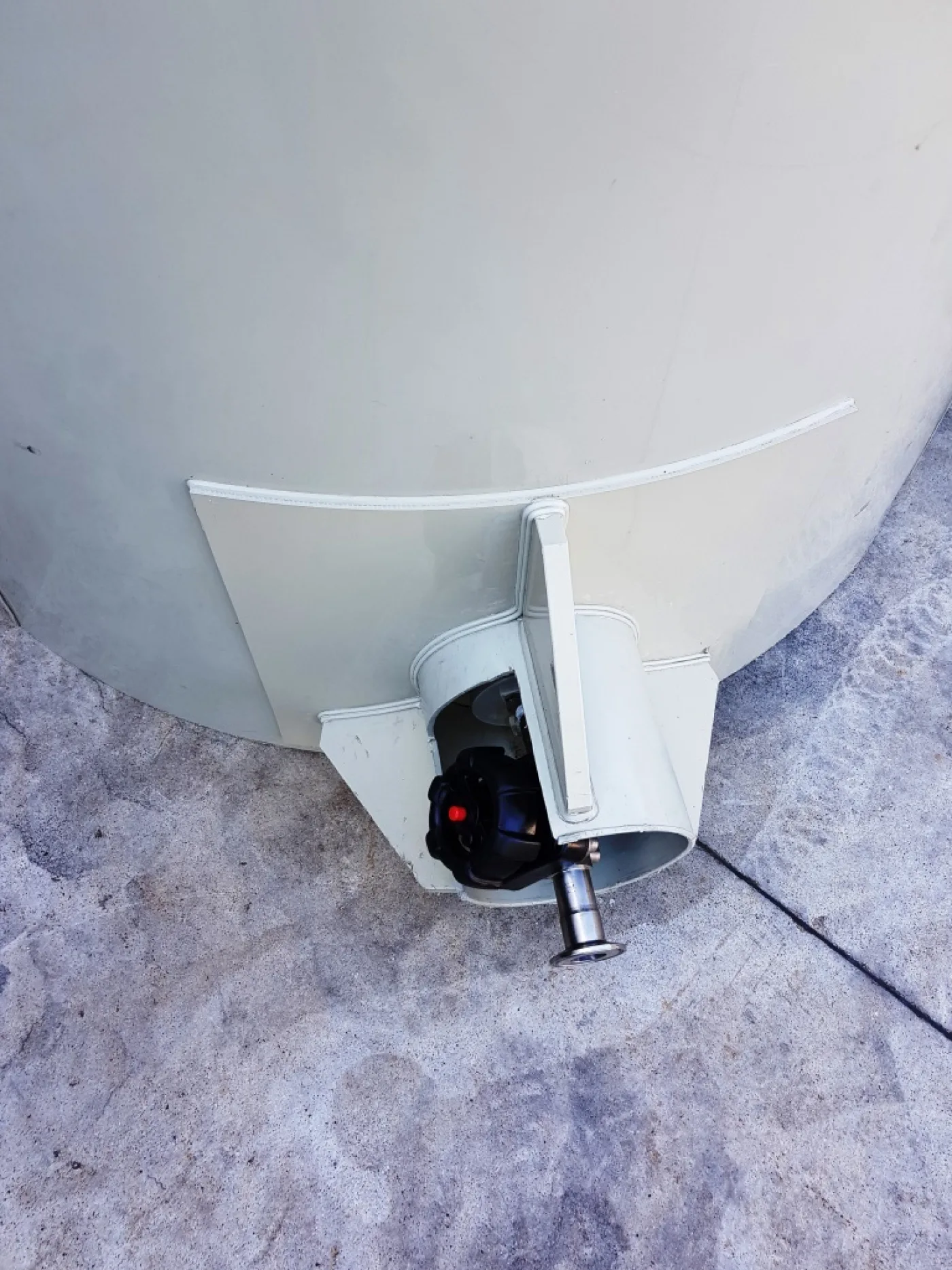 SERBATOIO VERTICALE CHIUSO IN POLIETILENE – S.A.F.I. – MOD. 1500 LT - 7