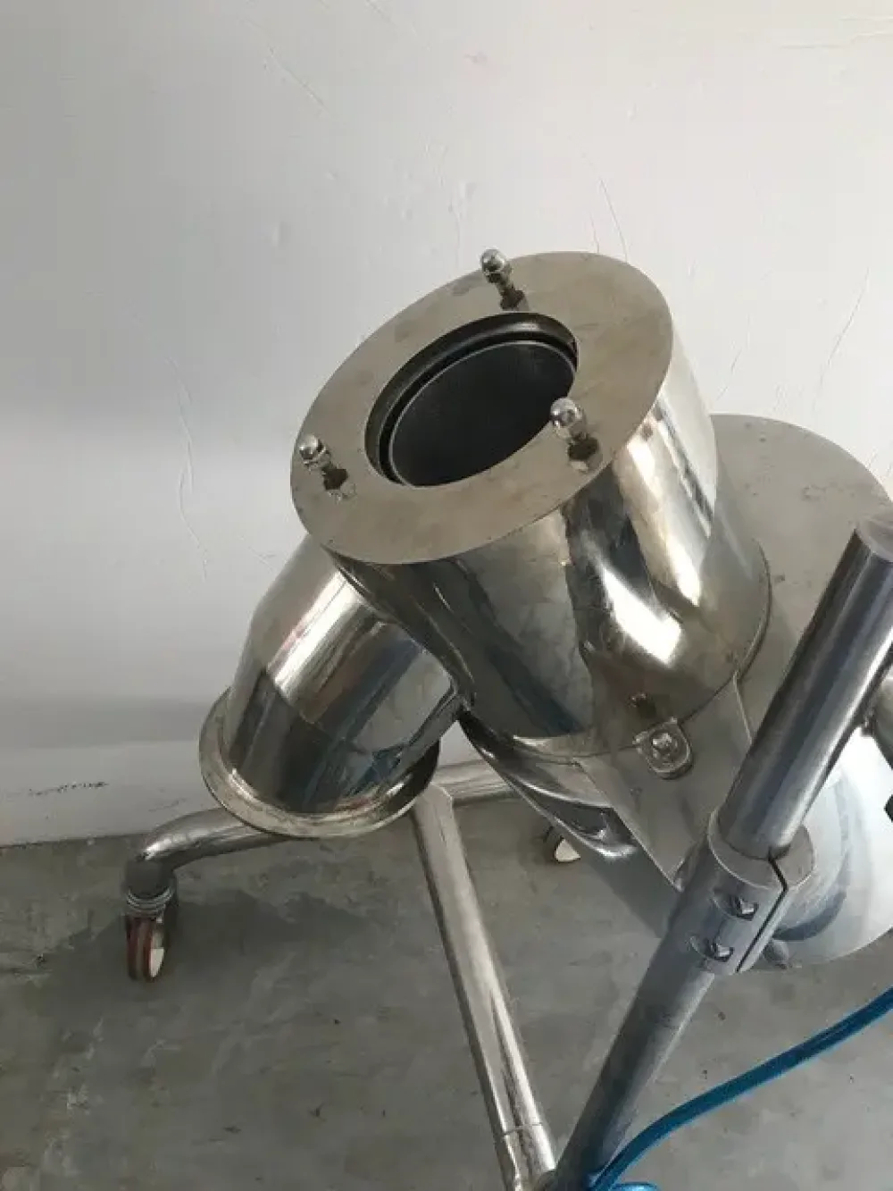 USED GLATT LABORTECNIC TR-100 SIEVER MACHINE