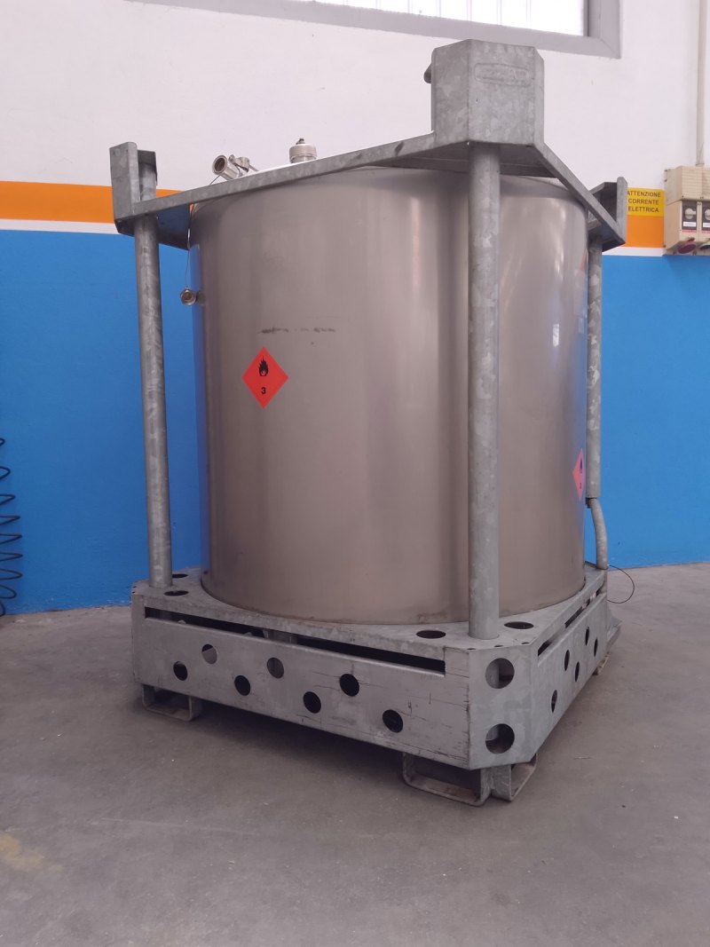 SERBATOIO CON PALLET – AZZINI – MOD. 1000 LT