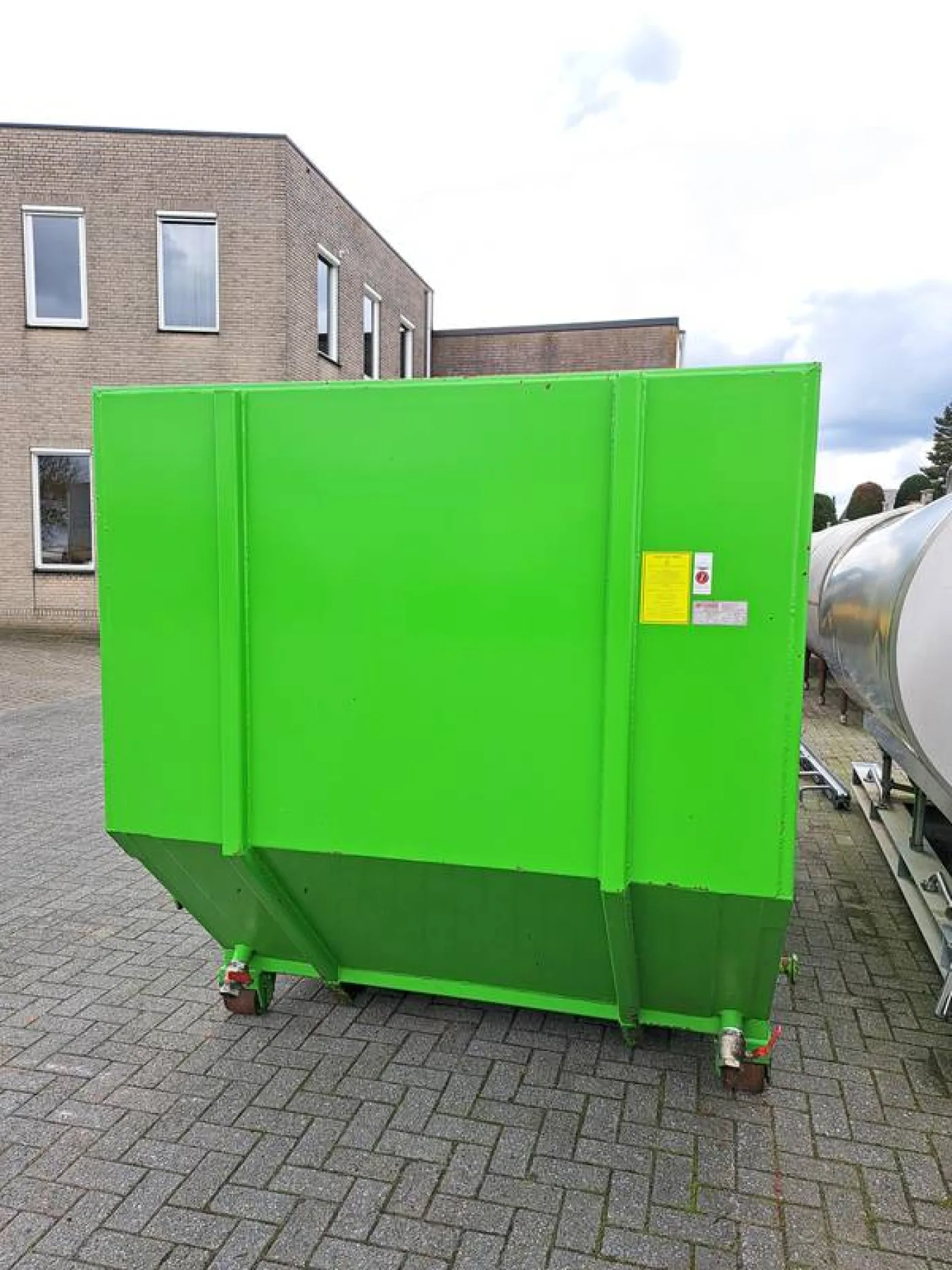 Press with container - 5