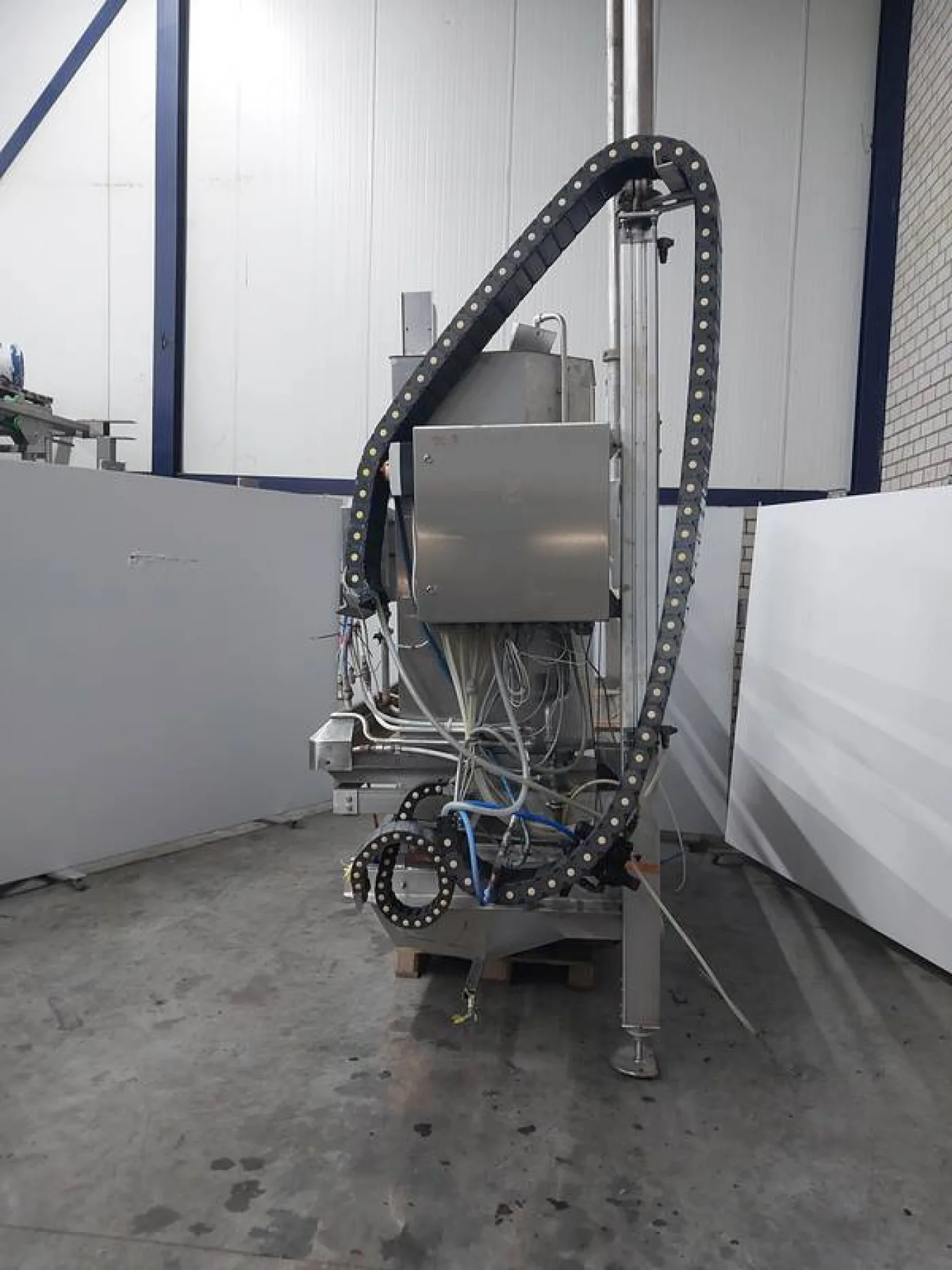 Paunch and intestine removal platform - 7