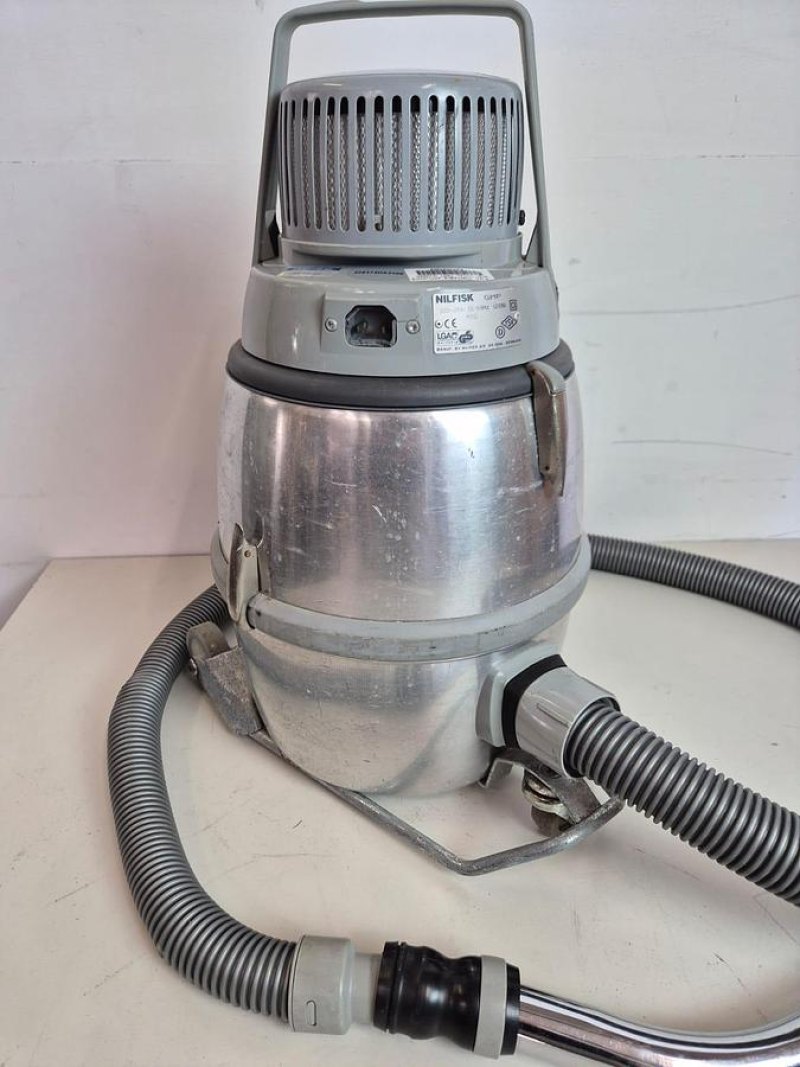 Nilfisk GM80 Vacuum Cleaner