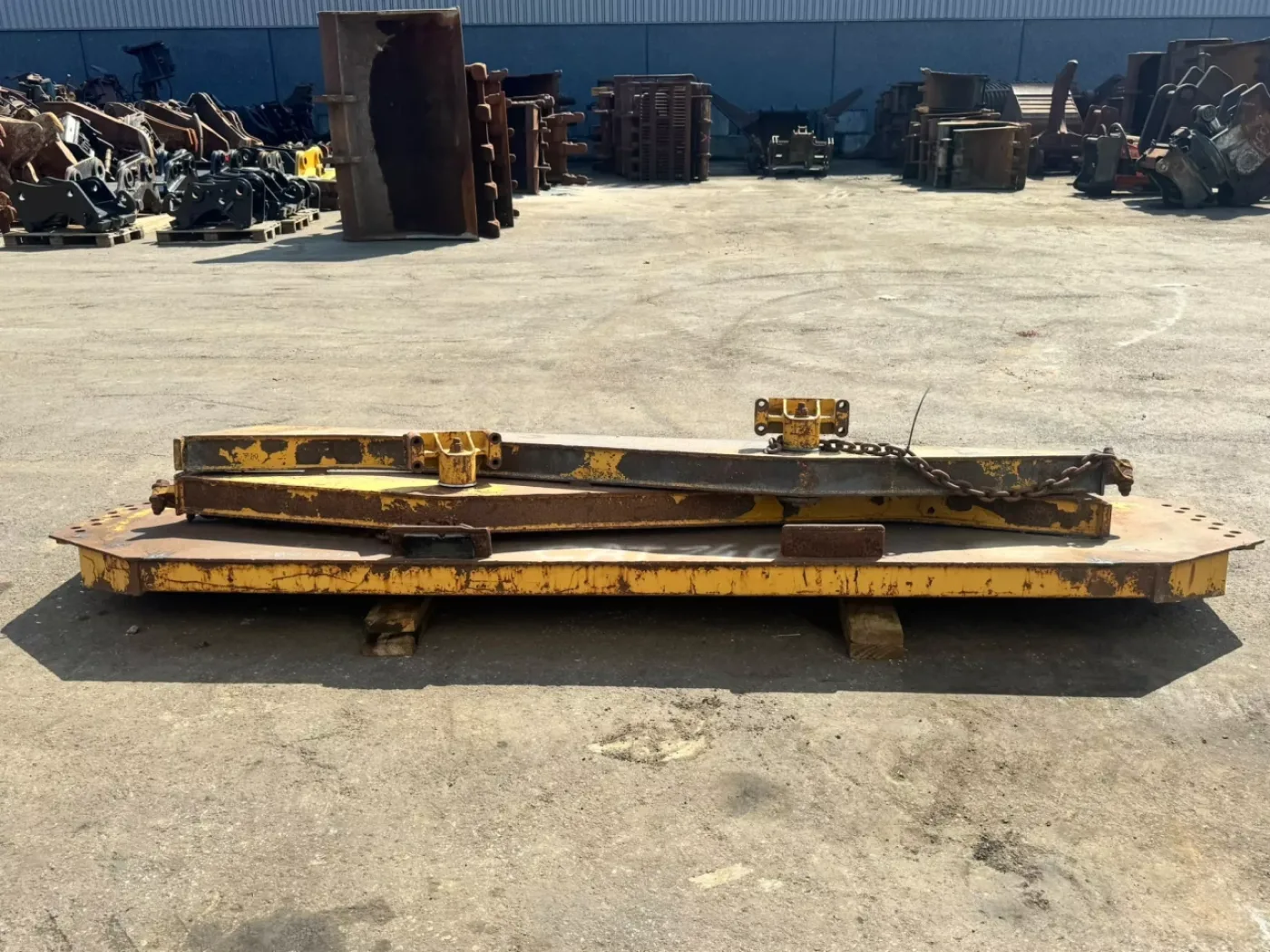 Caterpillar Tailgate 740 - 5