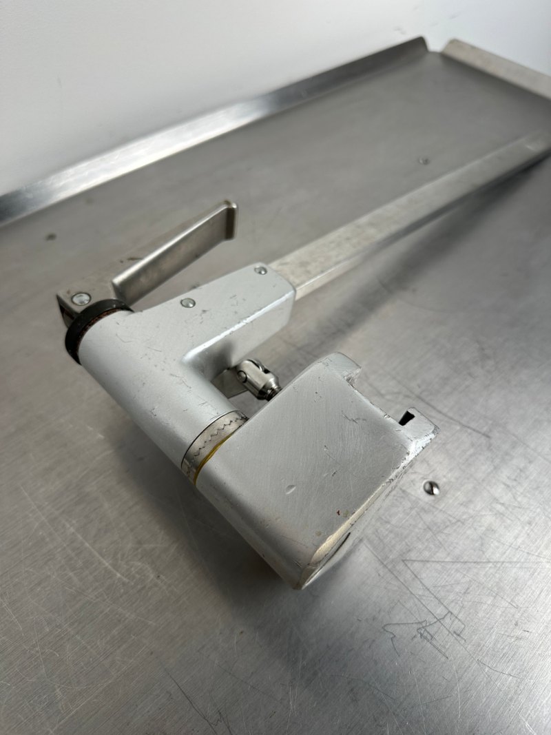 OP-Tisch Normschienen Ausleger drehbar Schnellklemmung ca. 45cm