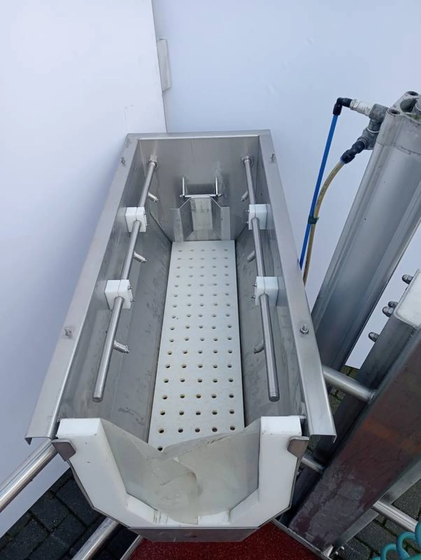 Splitting platform with saw sterilizer - 8