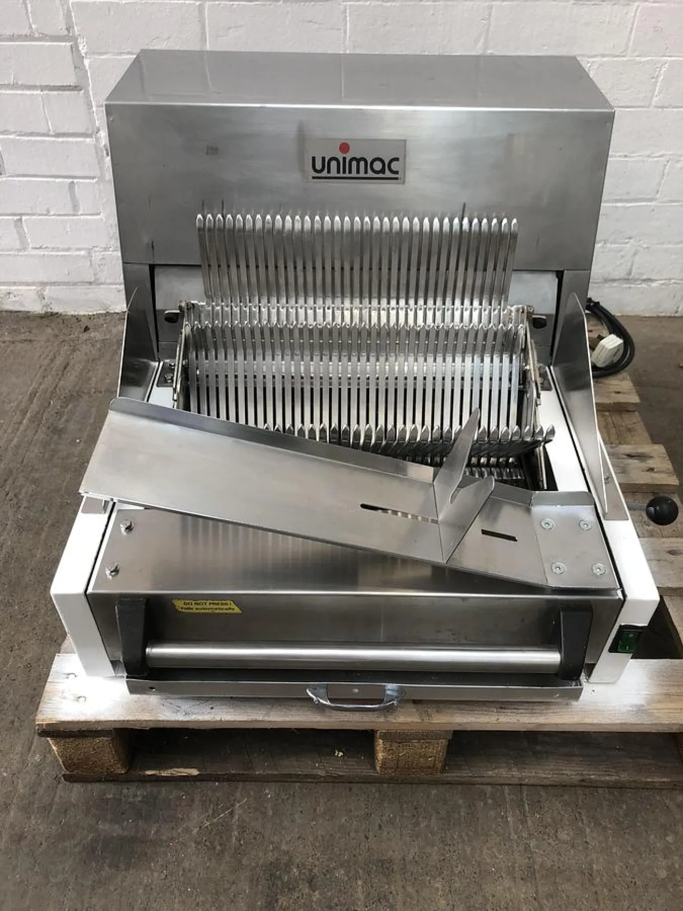 Unimac BS15 12mm Bread Slicer - 1