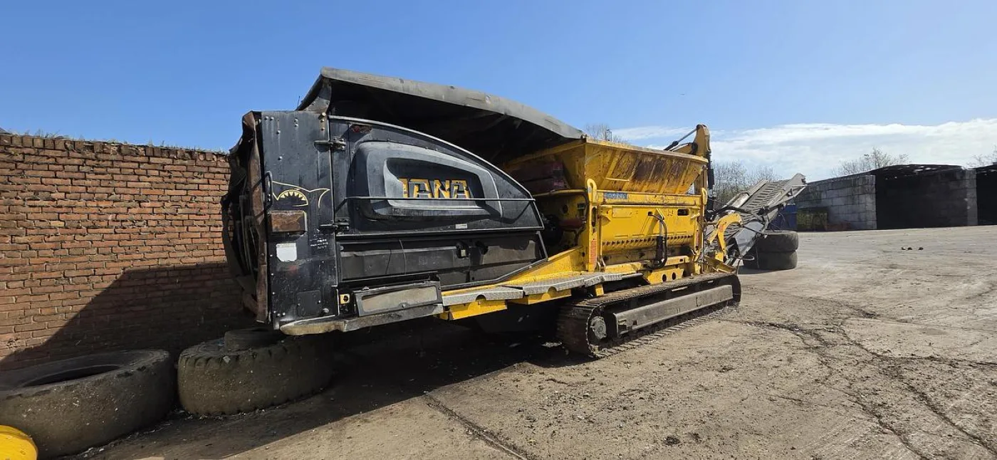 2017 TANA Shark 440DT Eco Slow-Speed Shredder - 2