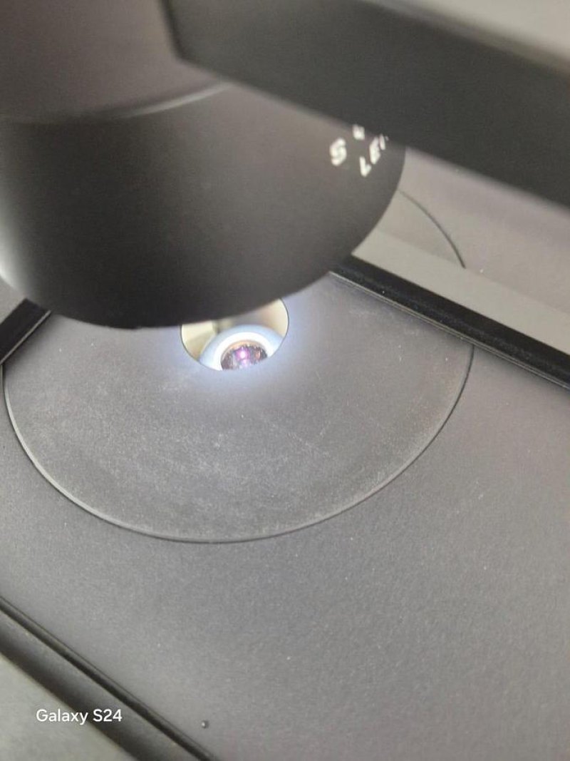 Leica DMi1 Microscope