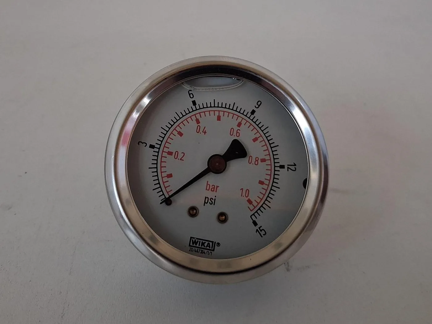 WIKA Flüssigkeitsgefülltes Druckmanometer 15 psi / 1 bar - 2