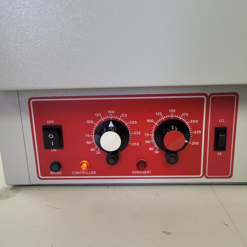 Genlab MINIS/30 Laboratory Incubator