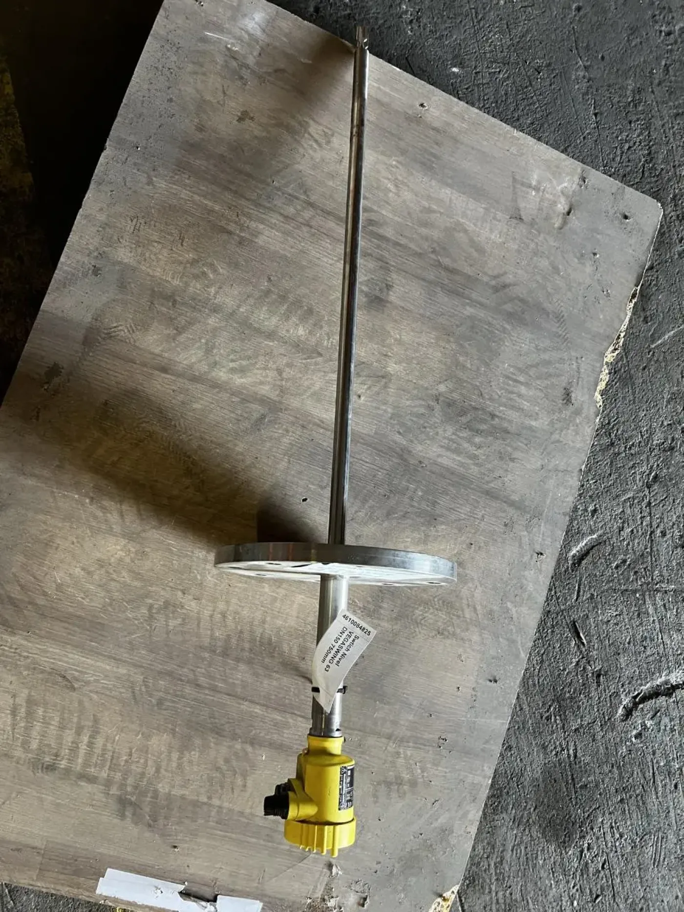 LEVEL INDICATORS C9373 - 3