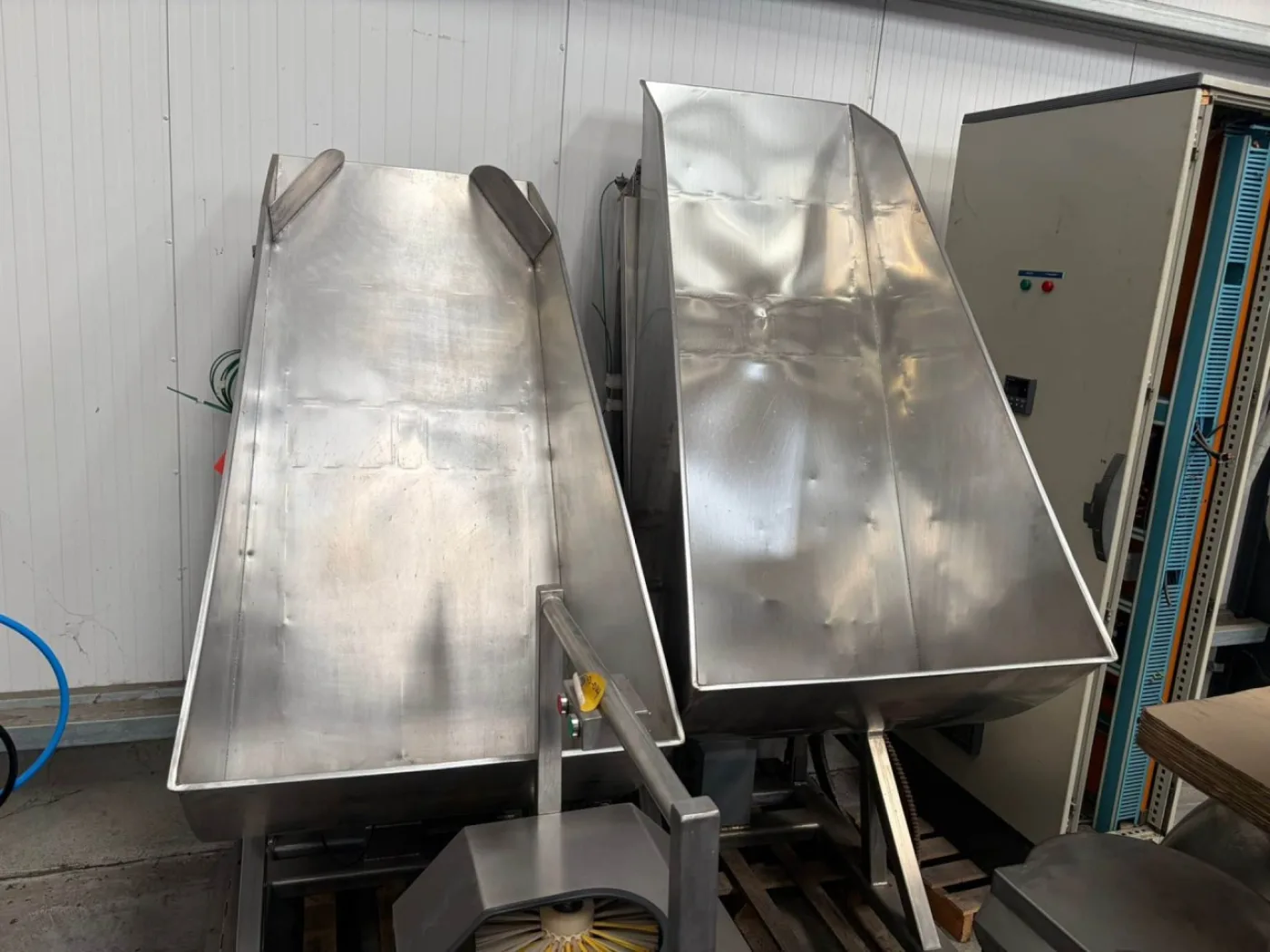 Bin tippers, SS - 3