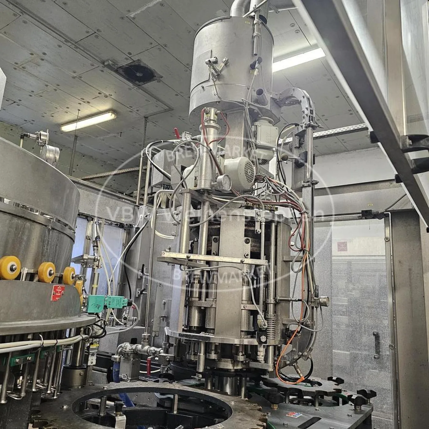 Glass bottle filler and capper - 6