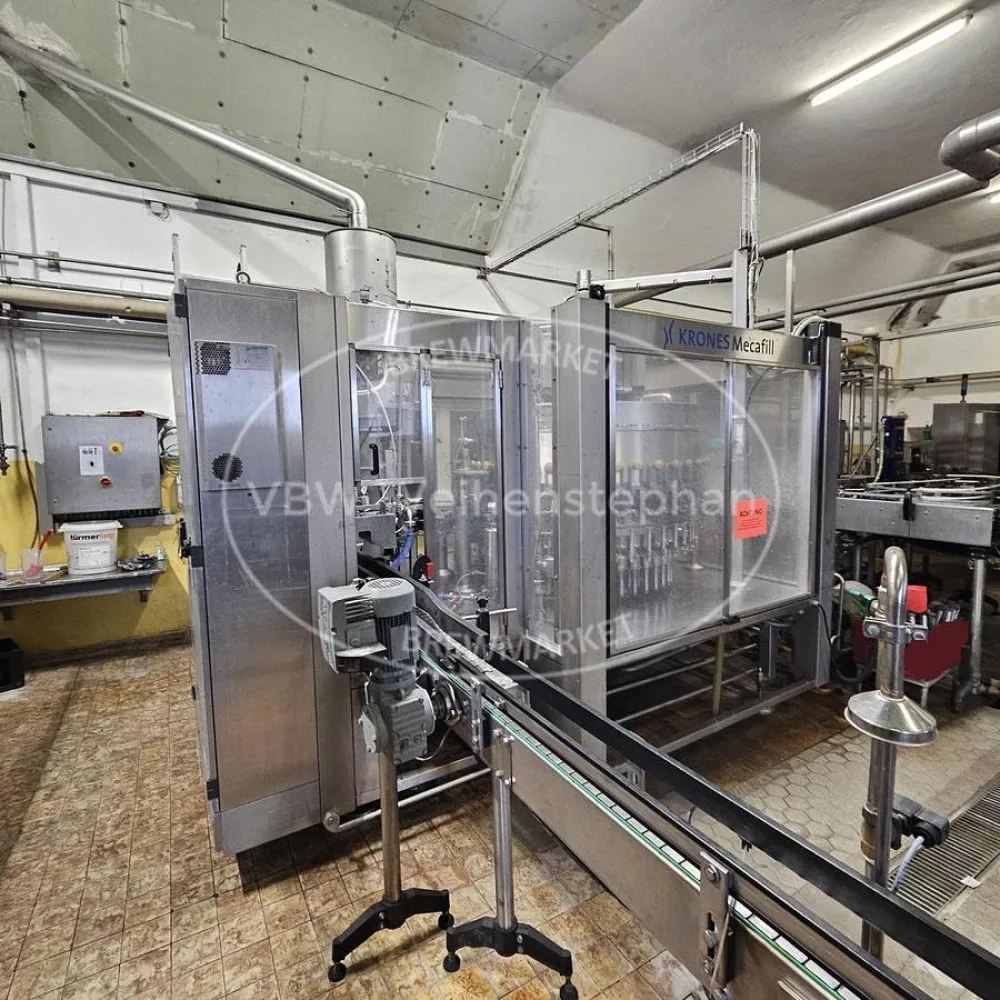 Glass bottle filler and capper