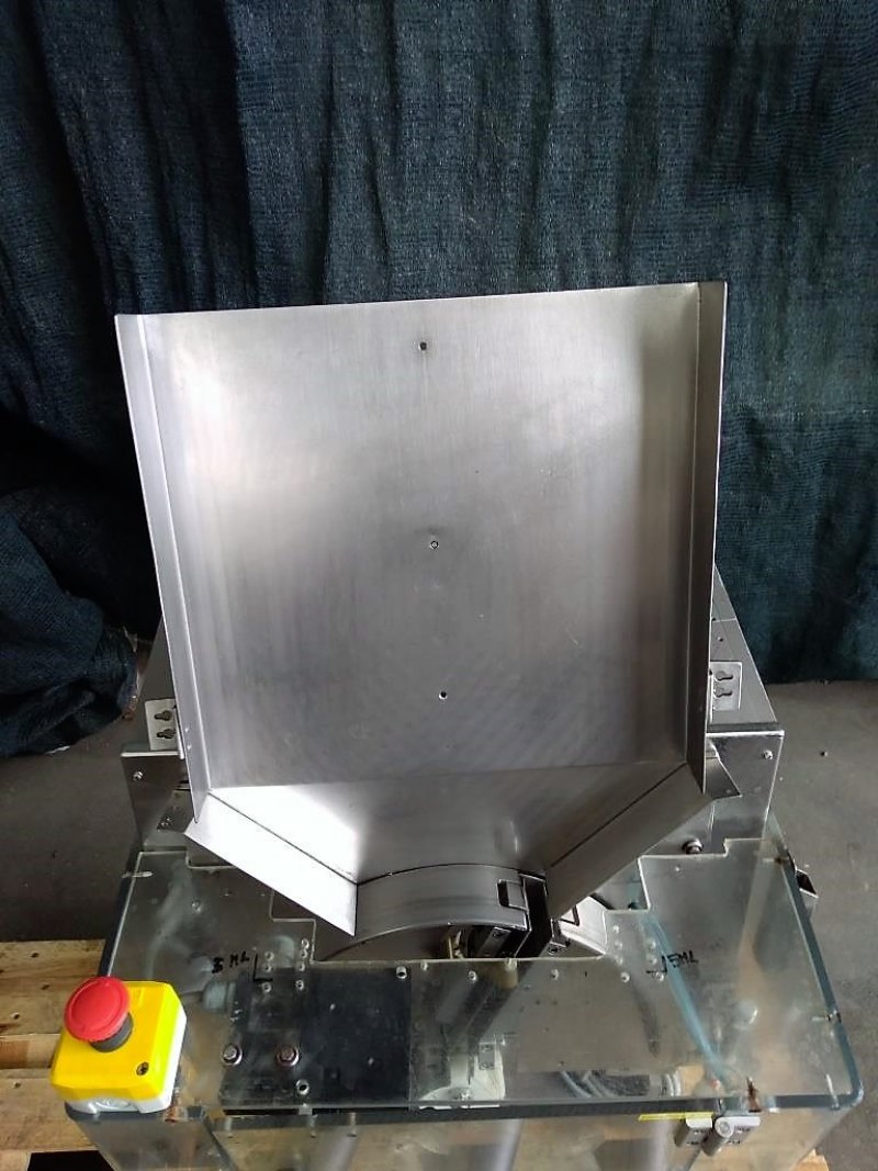ALIMENTATORE AUTOMATICO DI FIALE E FLACONI – MARCHESINI