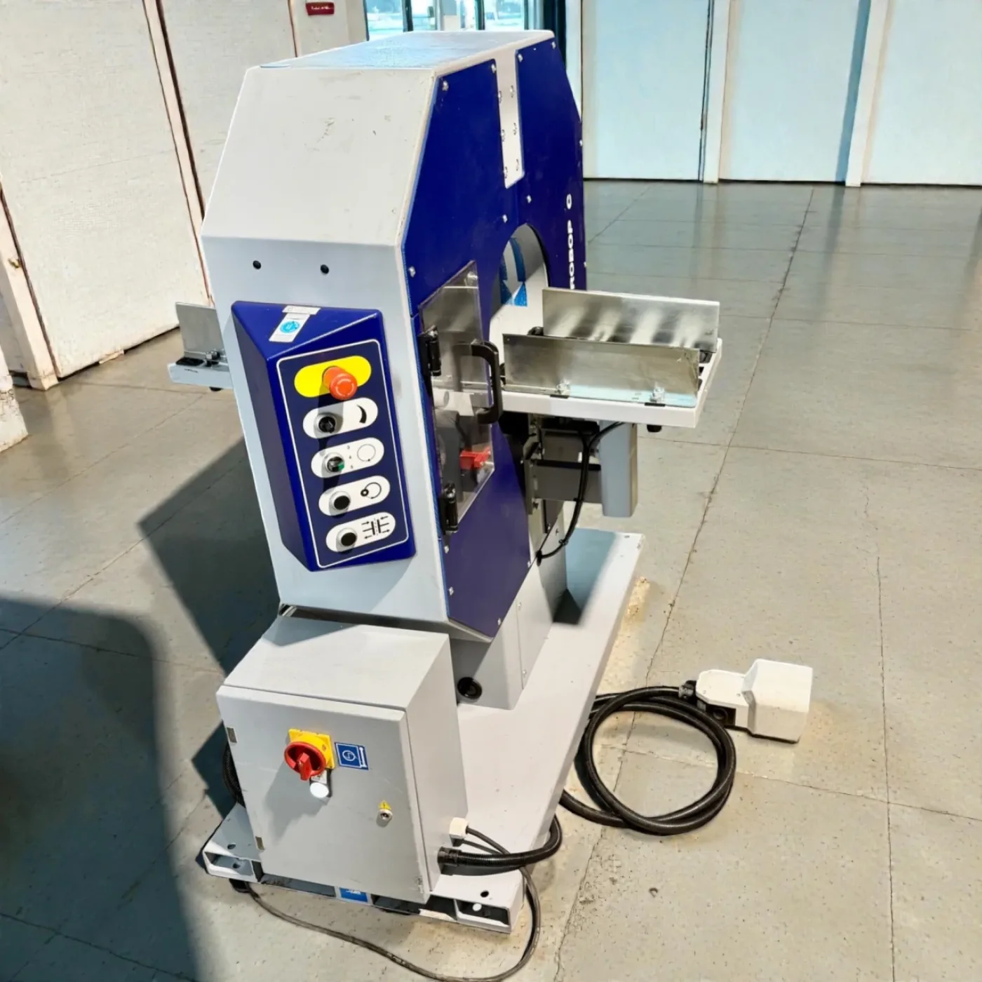 ROBOPAC COMPACTA 4 Horizontalwickler – Verpackungsmaschine für Langgut & Profile (gebraucht) - 4