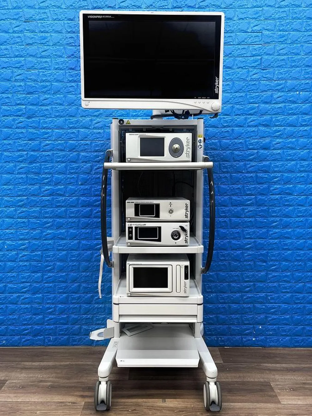 Stryker 1588 Tower, LCD Monitor, YOM: 2017