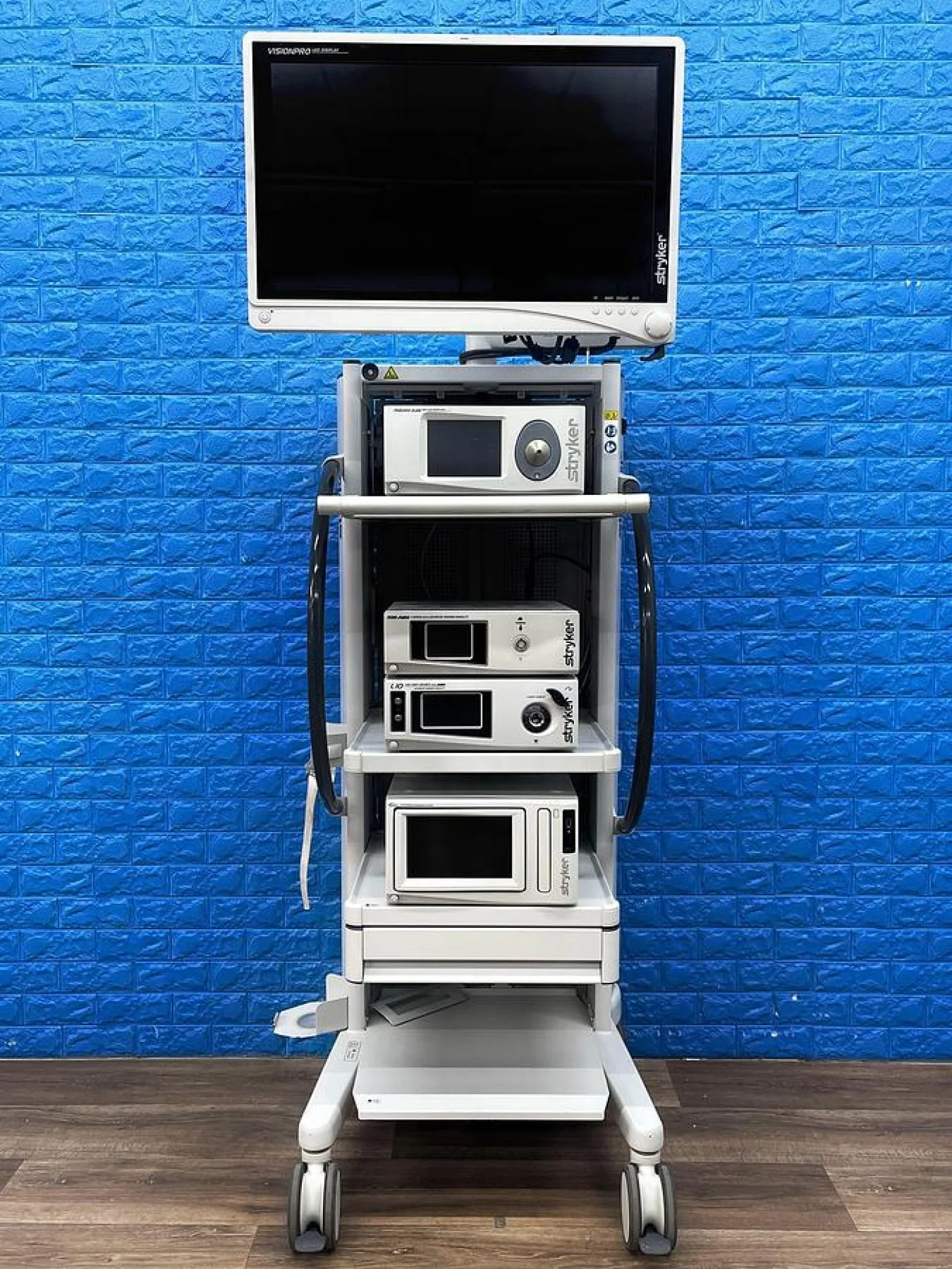 Stryker 1588 Tower, LCD Monitor, YOM: 2017 - 1