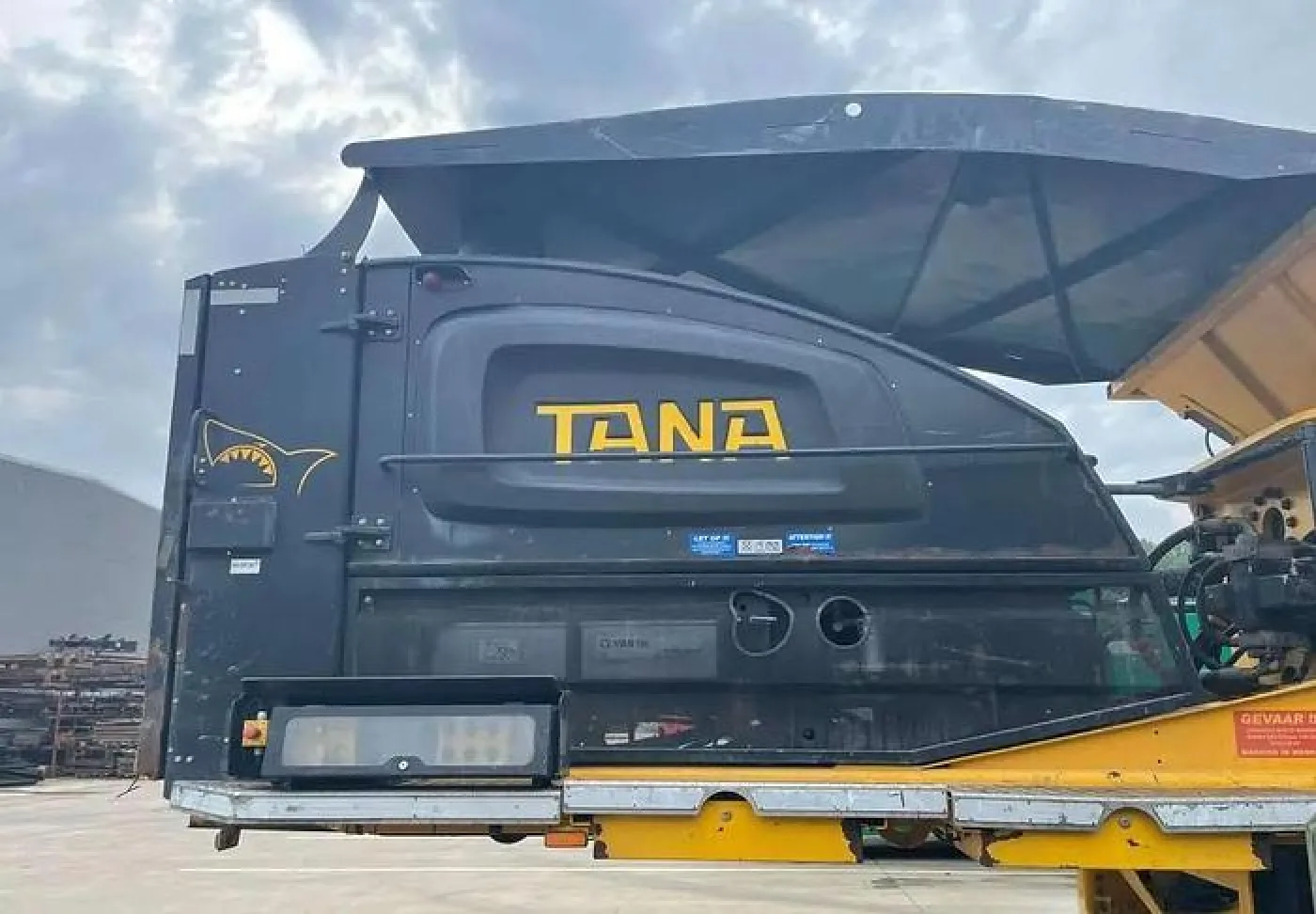 2016 TANA Shark 440DT Eco Slow Speed Shredder - 6