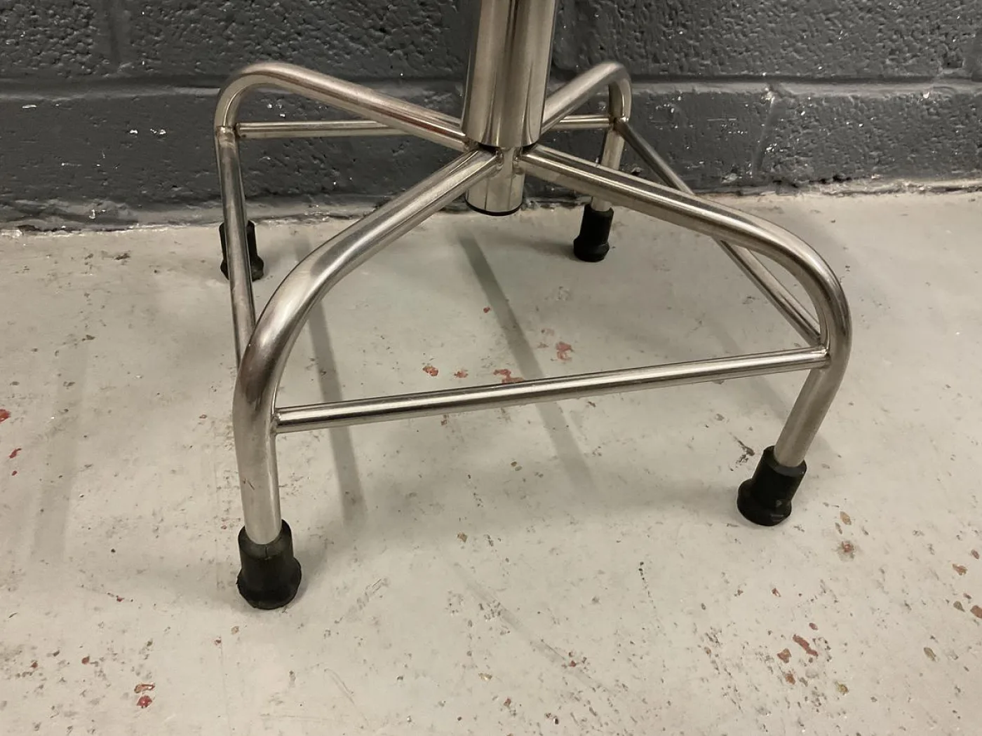 Anetic Aid Surgeons Stool - 3