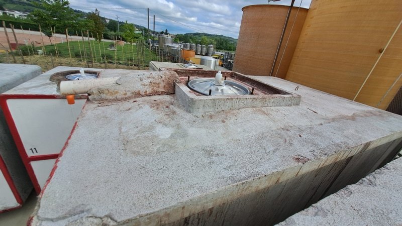 CONCRETE TANKS FOR WINE CAPACITY LITERS 3500 (HL 35), SECON HAND EQUIPMENT