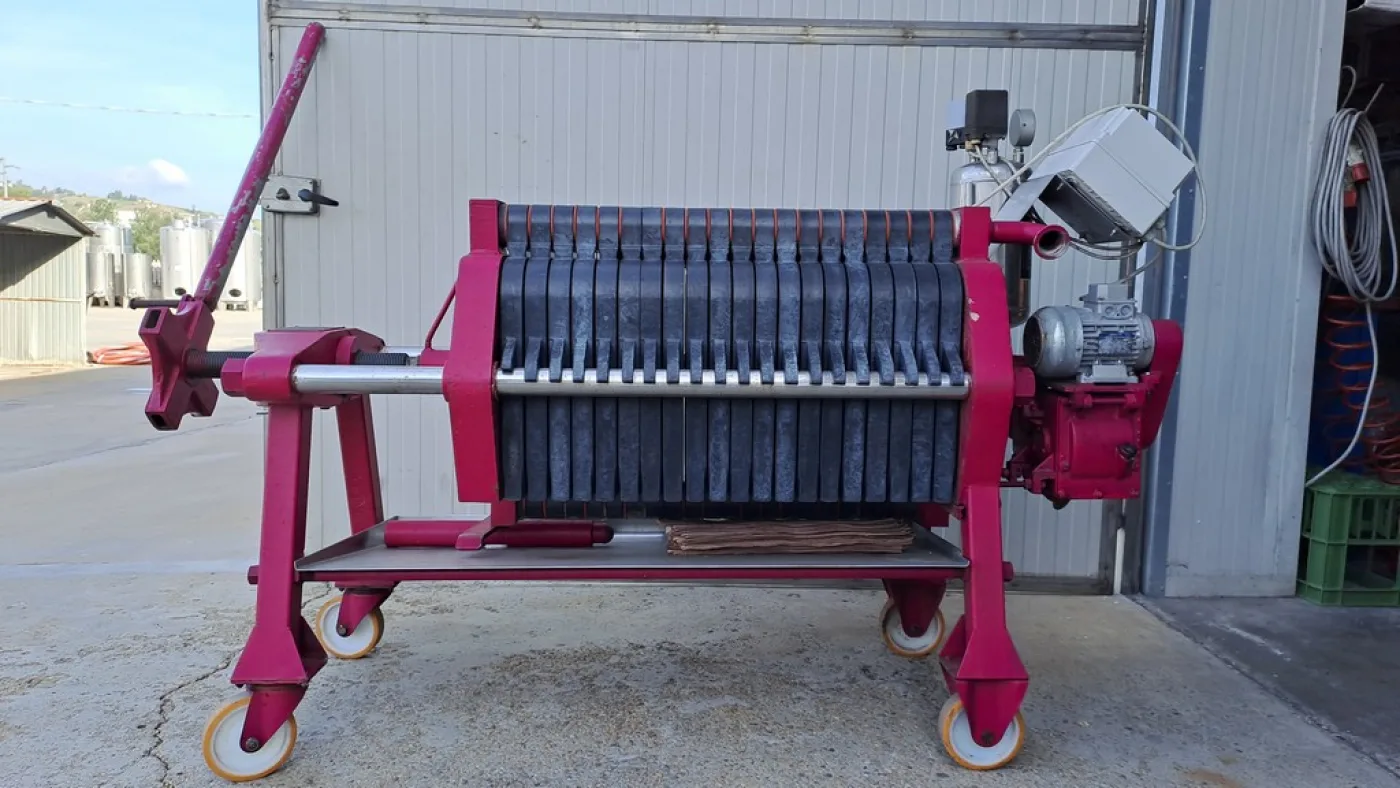 WINE LEES FILTER DAL CIN 20 PLATES, SECOND-HAND MACHINE - 8