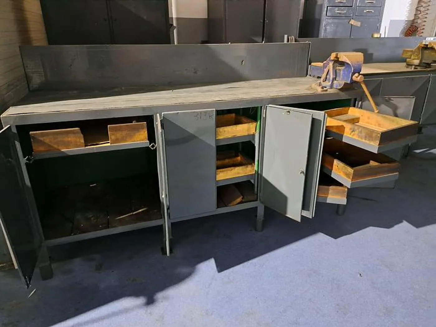 Bancada de trabalho com torno - 2
