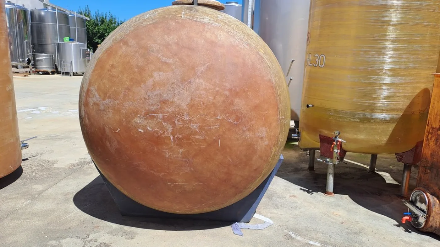 HORIZONTAL FIBERGLASS TANK STORAGE MODEL, CAPACITY 50 HL ABOUT, SECOND HAND EQUIPMENT - 3