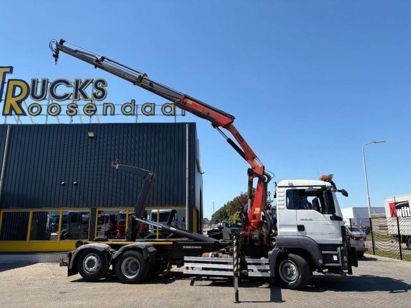 MAN TGS 26.320 + 6x4 FRONT TRACTION + STEERING/LIFT AXLE + PALFINGER 16502 3x + HOOK HYVA